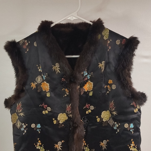 Women's Medium Brown Fur Vest - Picture 3 of 7